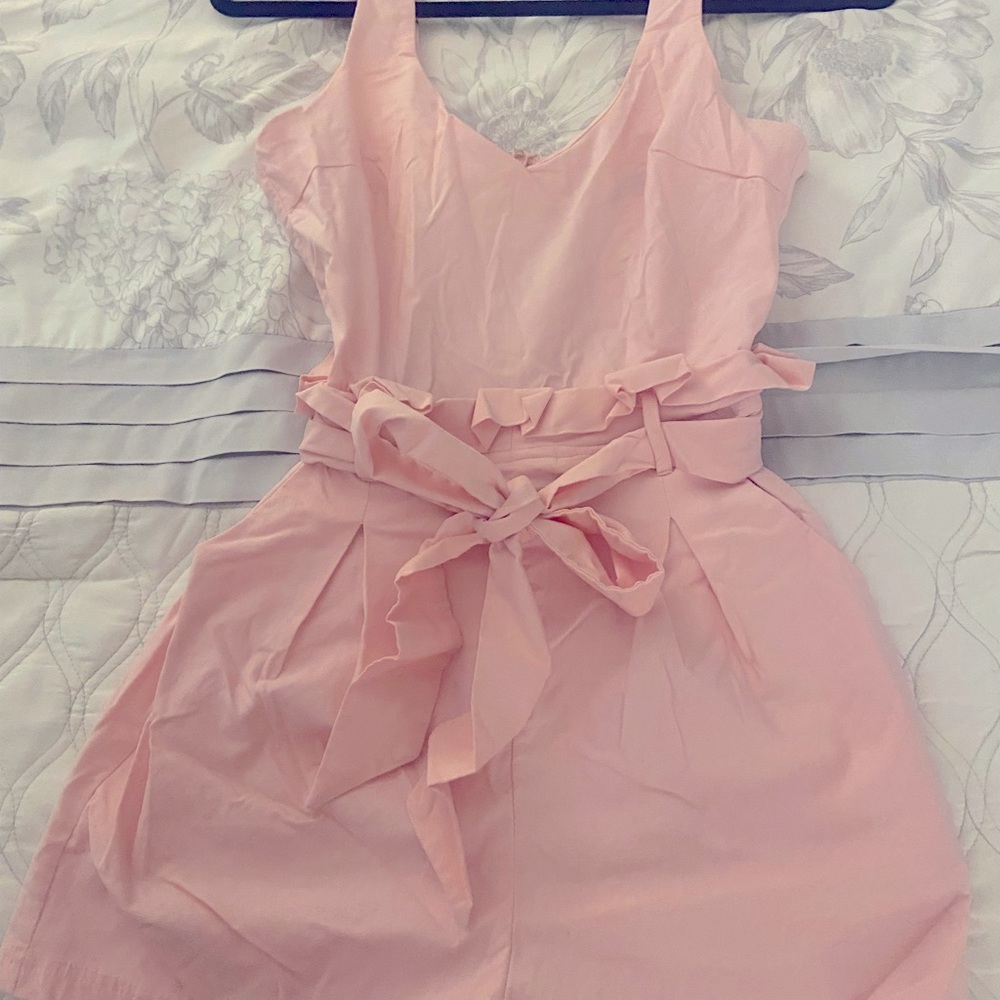 Cute light pink paper cut romper !!!